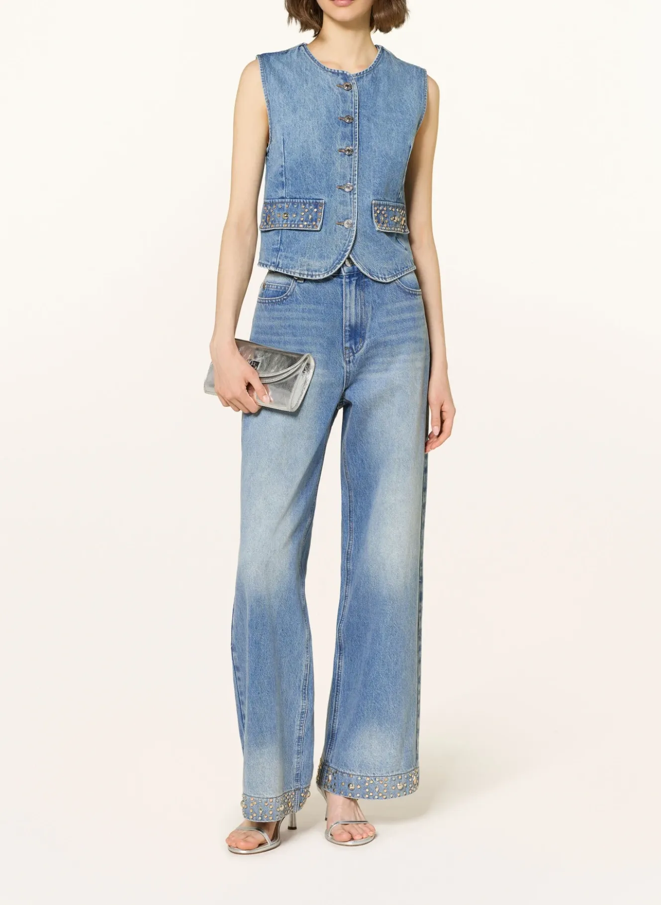 Jeansweste mit Nieten