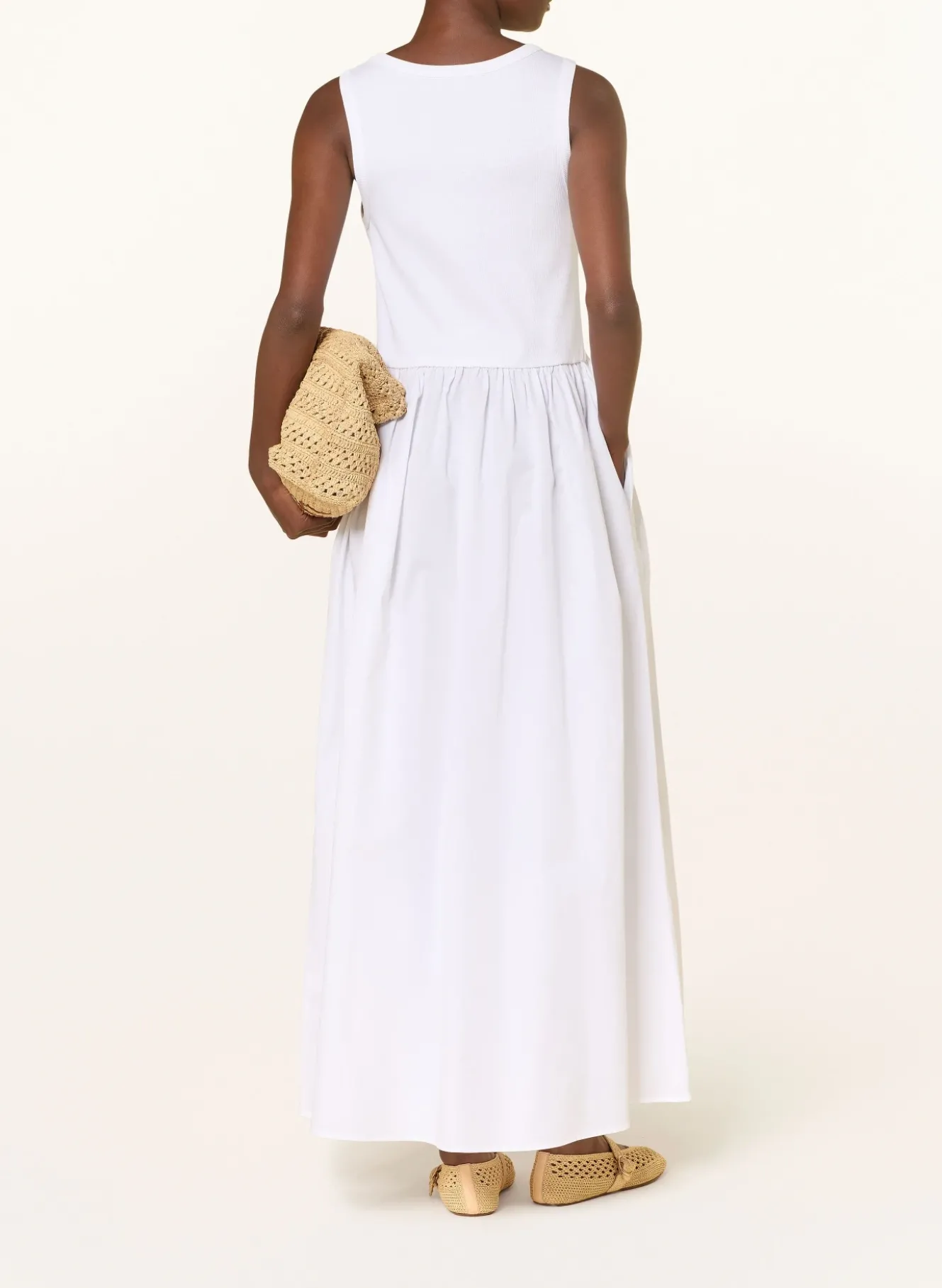 Kleid im Materialmix