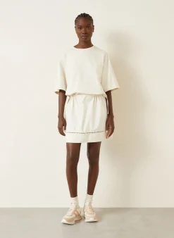 Kleid im Materialmix