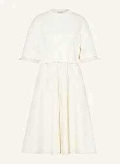 Kleid im Materialmix