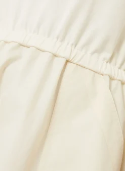 Kleid im Materialmix