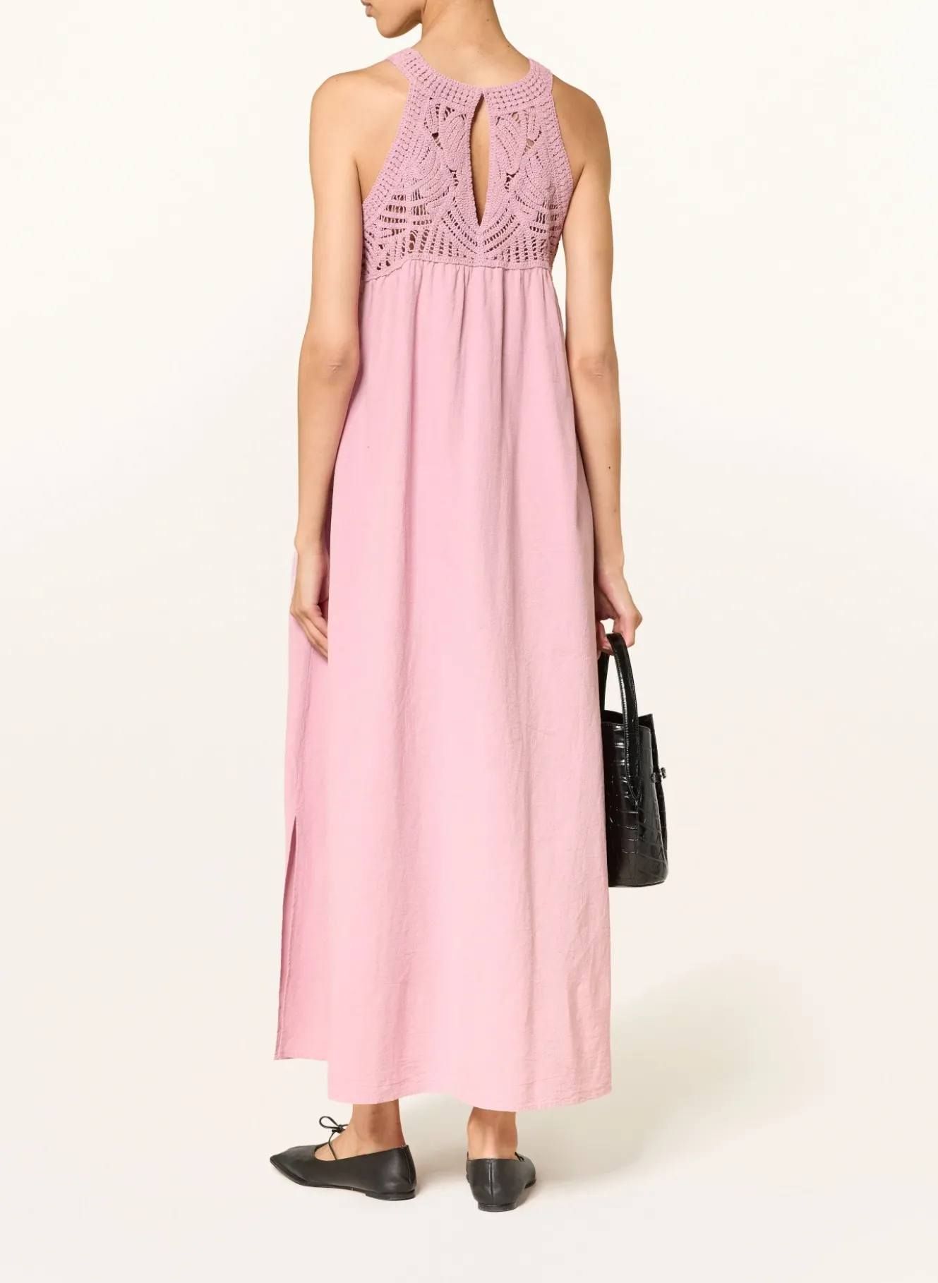 Kleid im Materialmix