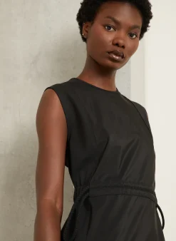 Kleid im Materialmix
