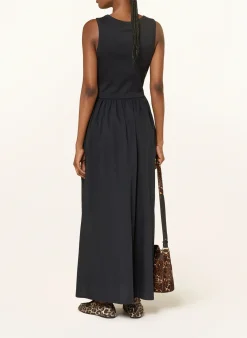Kleid im Materialmix