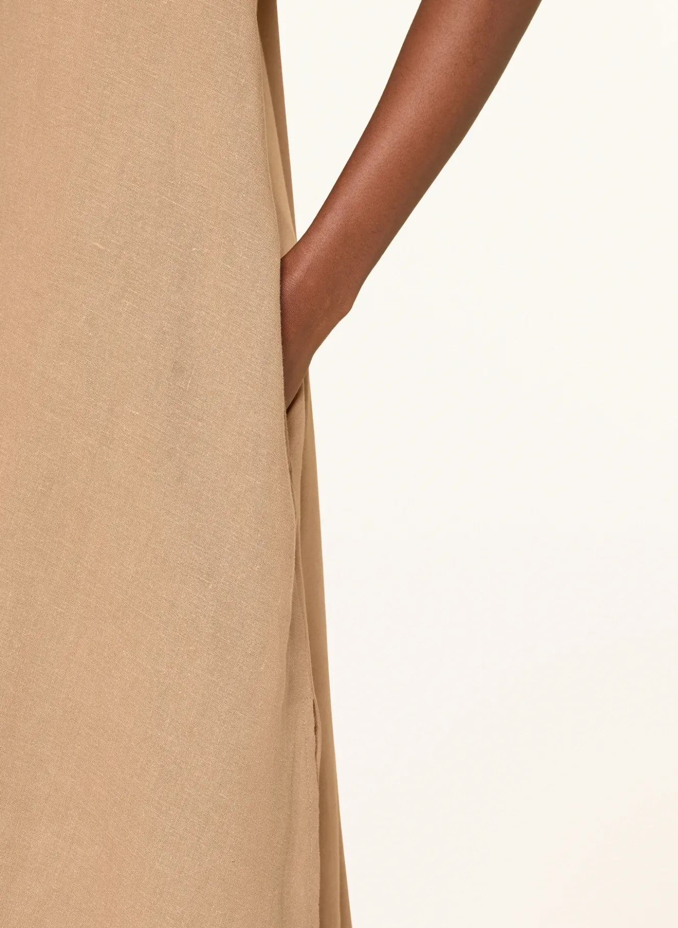 Kleid im Materialmix mit Leinen