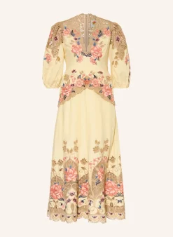 Kleid mit Leinen und Lochspitze