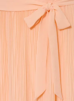 Kleid mit Plissees