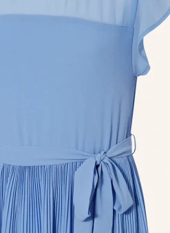 Kleid mit Plissees