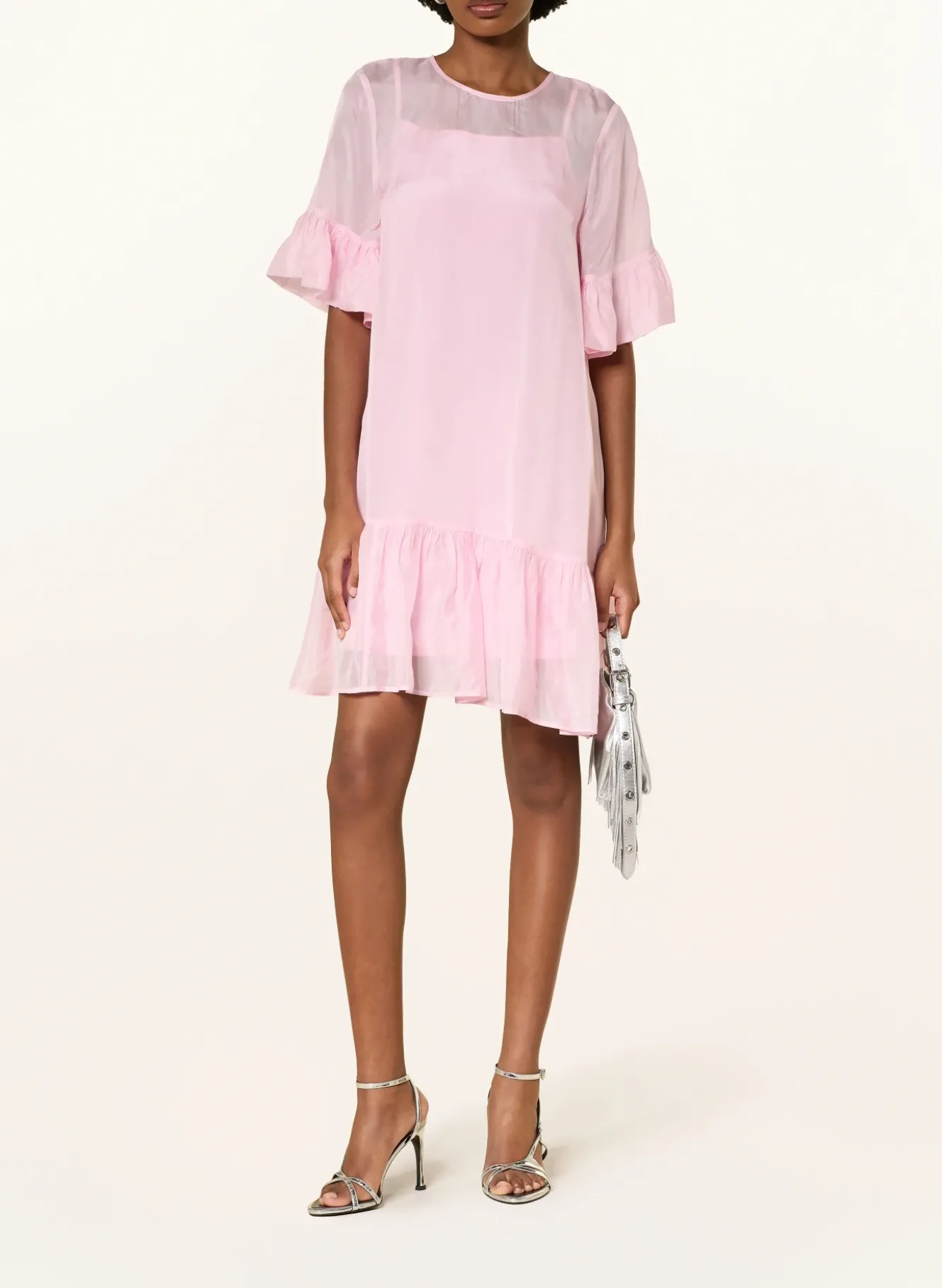 Kleid mit Rüschen