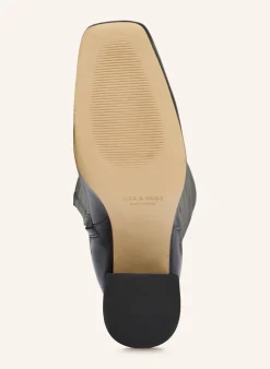 Lackstiefel