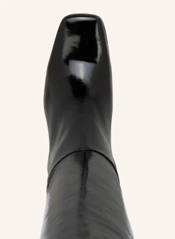 Lackstiefel