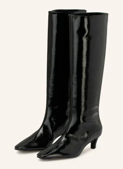 Lackstiefel