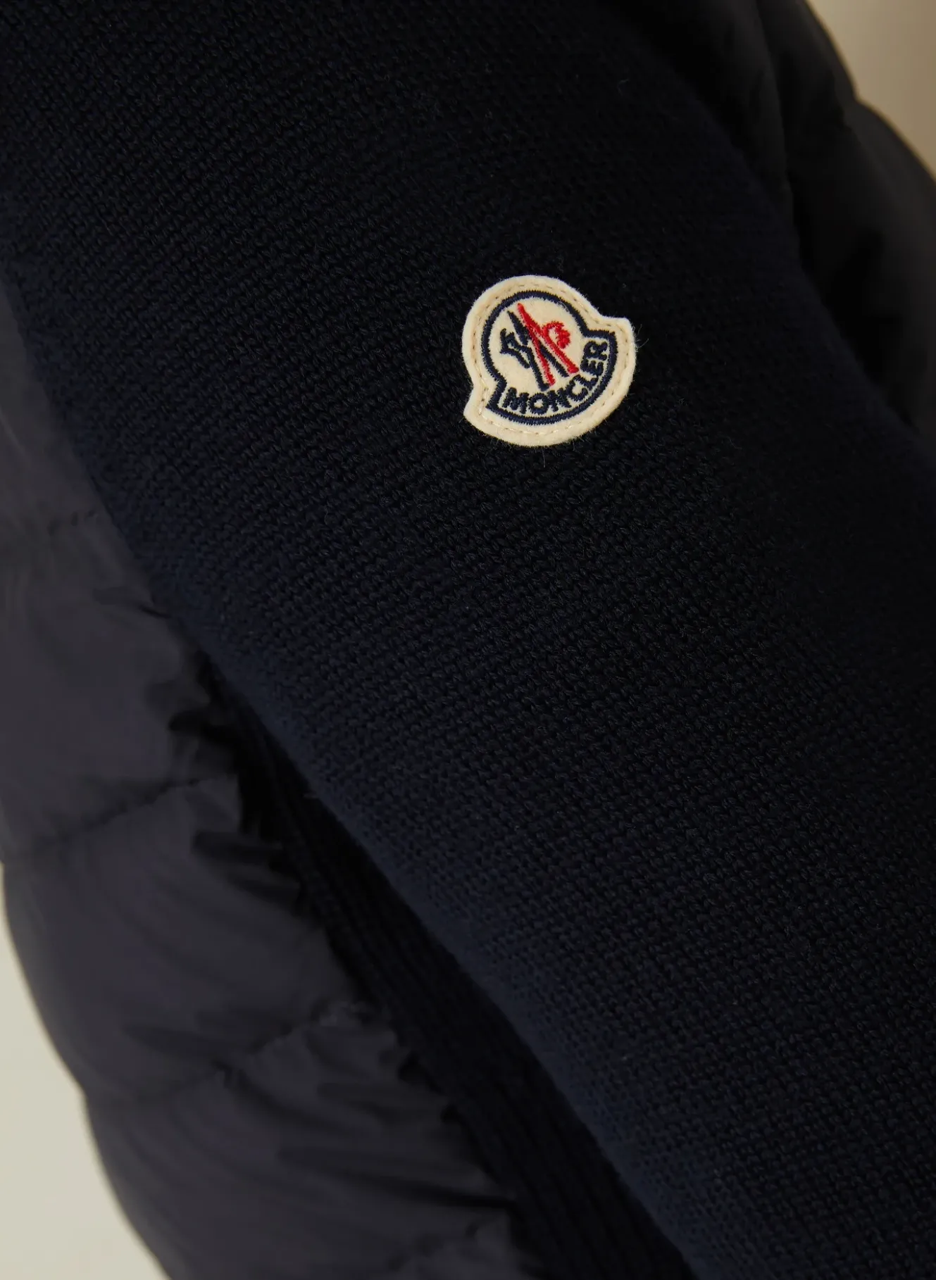 Lightweight-Daunenjacke im Materialmix