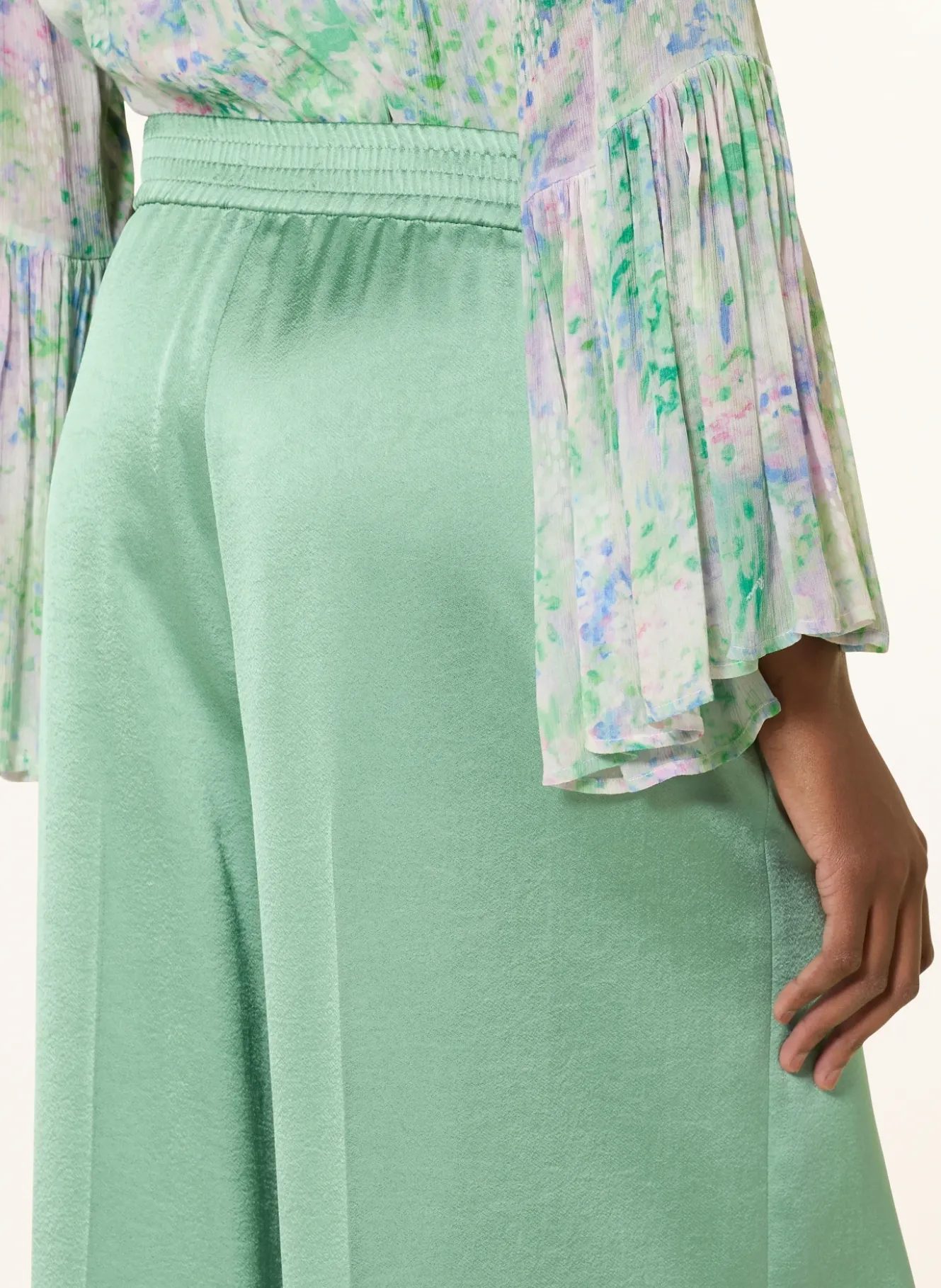 Marlenehose aus Satin