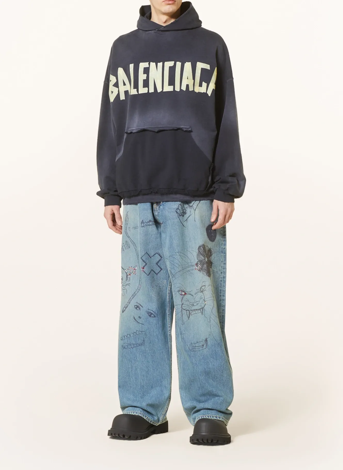 Oversized-Hoodie mit Cut-outs