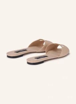 Pantoletten mit Cut-outs