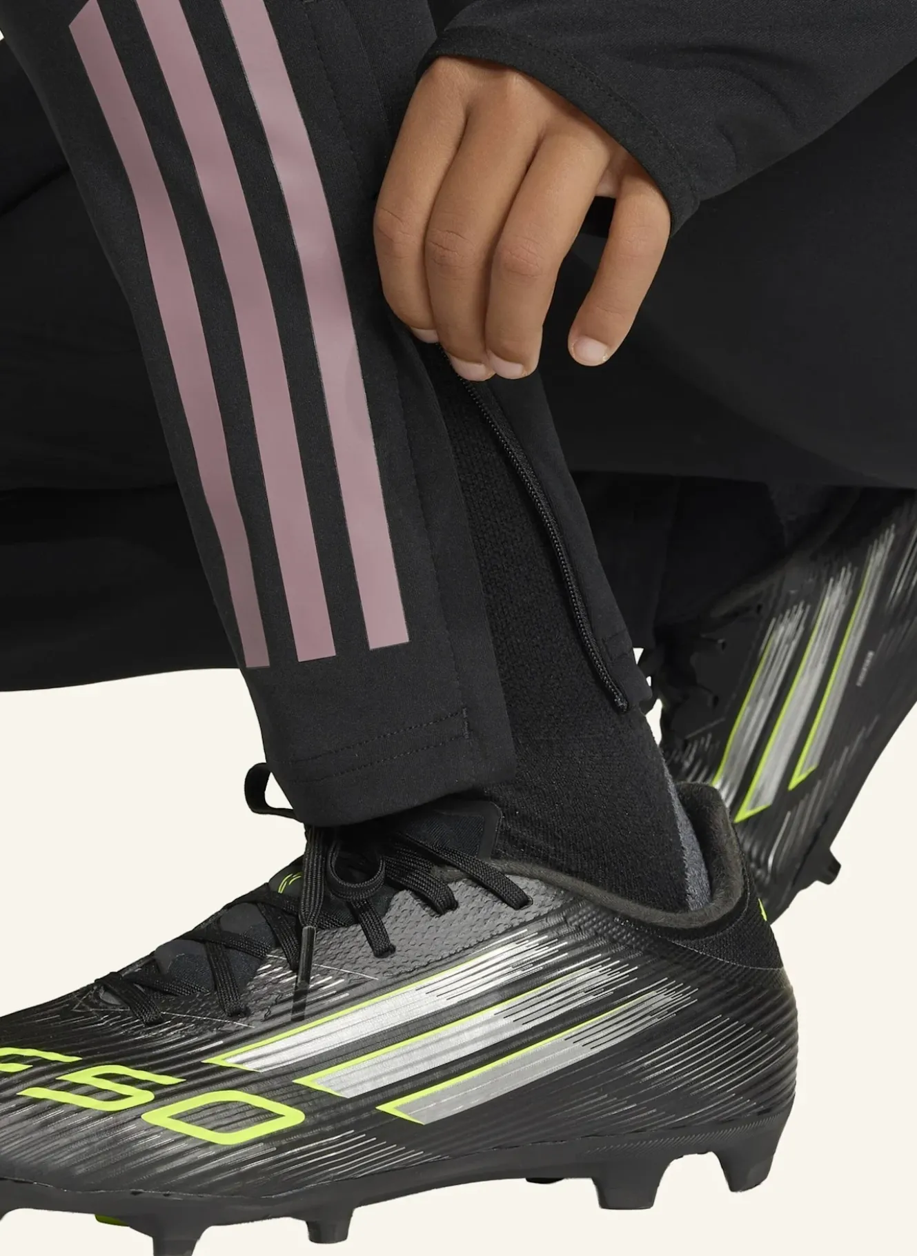 REAL MADRID TIRO 25 COMPETITION KIDS TRAININGSHOSE