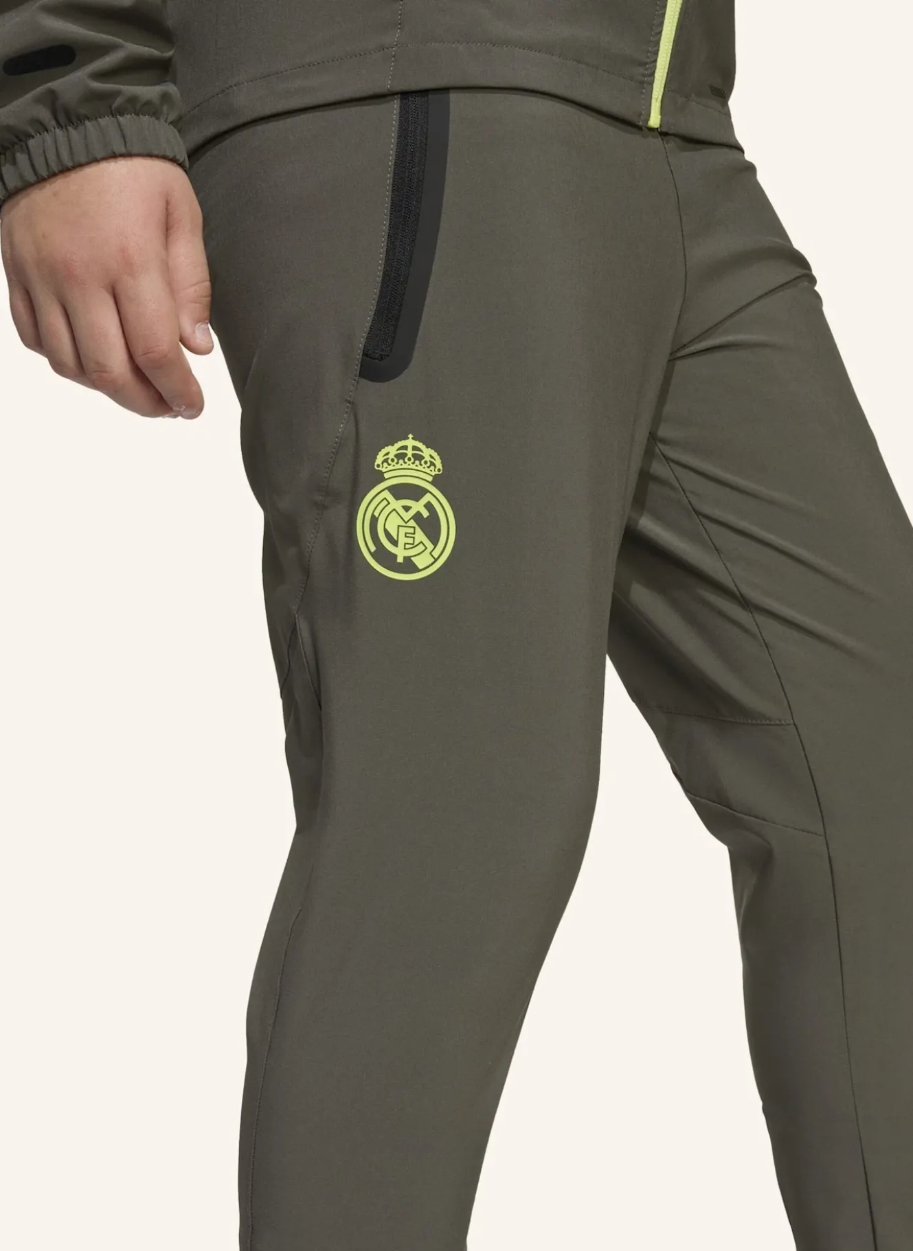 REAL MADRID TIRO 25 COMPETITION VIS TECH KIDS TRAVEL HOSE