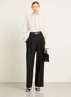 Schluppenbluse aus Seide mit Cut-out