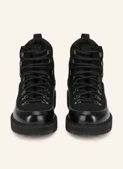 Schnürboots