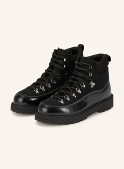 Schnürboots