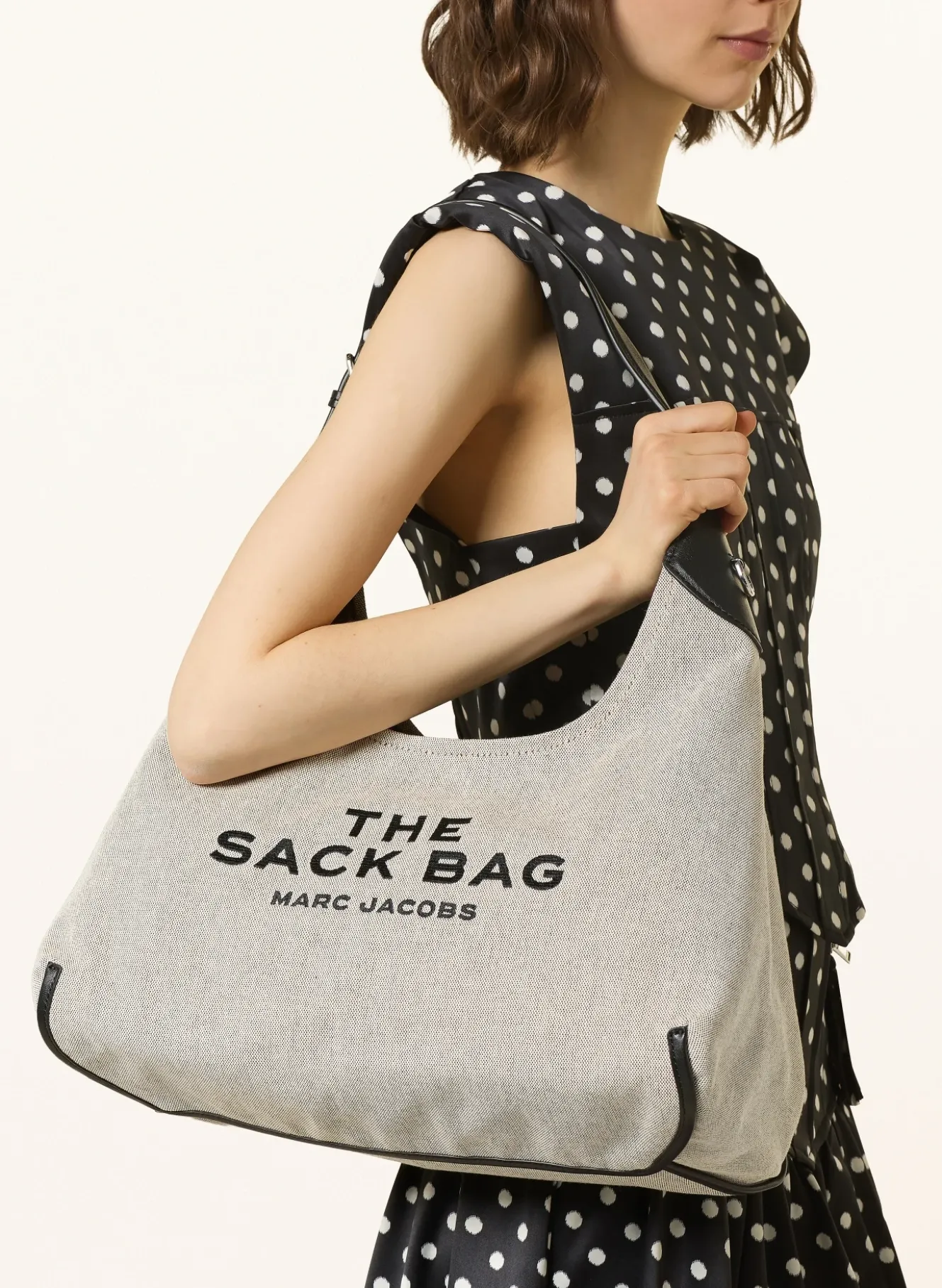Schultertasche THE LEATHER-TRIM CANVAS BELTED SACK BAG