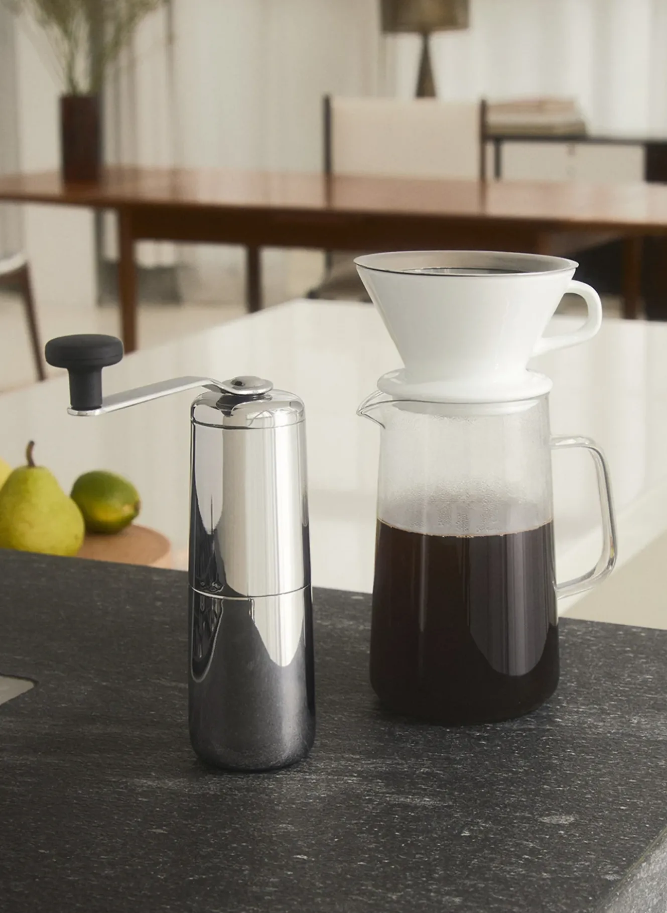 Set SLOW COFFEE: Kaffeemühle, Karaffe und Filterhalter