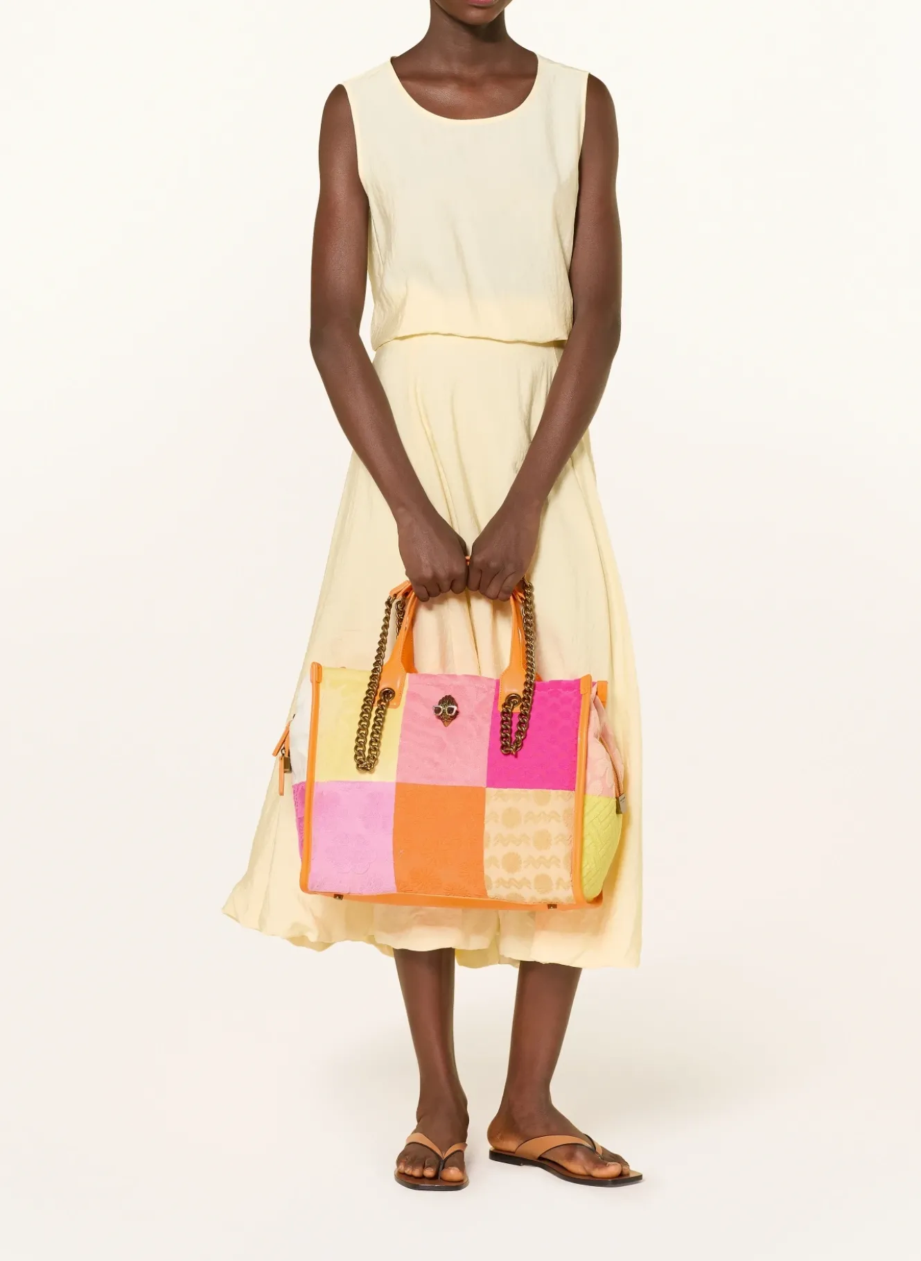 Shopper HOXTON