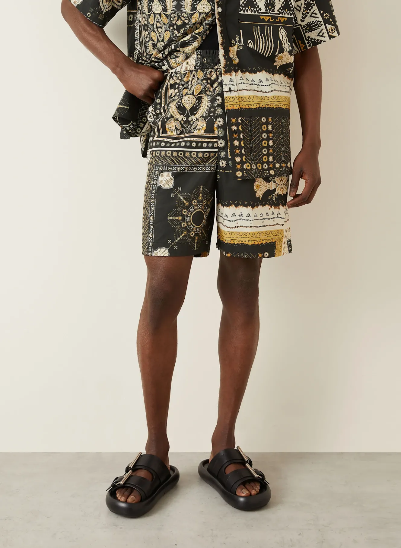 Shorts GREGORIAN