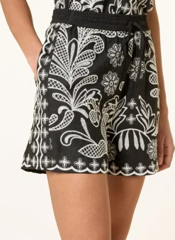 Shorts mit Leinen