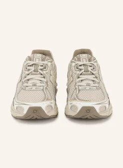 Sneaker 740