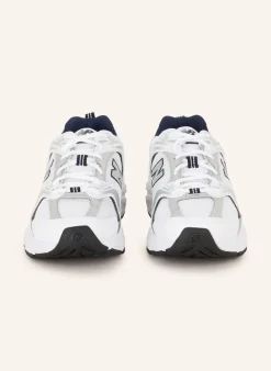 Sneaker 530
