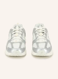 Sneaker 530