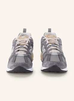Sneaker 878