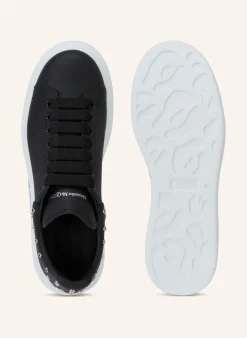 Sneaker mit Nieten