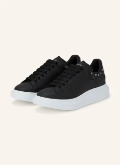 Sneaker mit Nieten