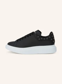 Sneaker mit Nieten