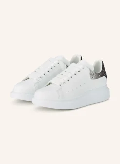 Sneaker mit Schmucksteinen