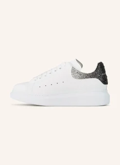 Sneaker mit Schmucksteinen