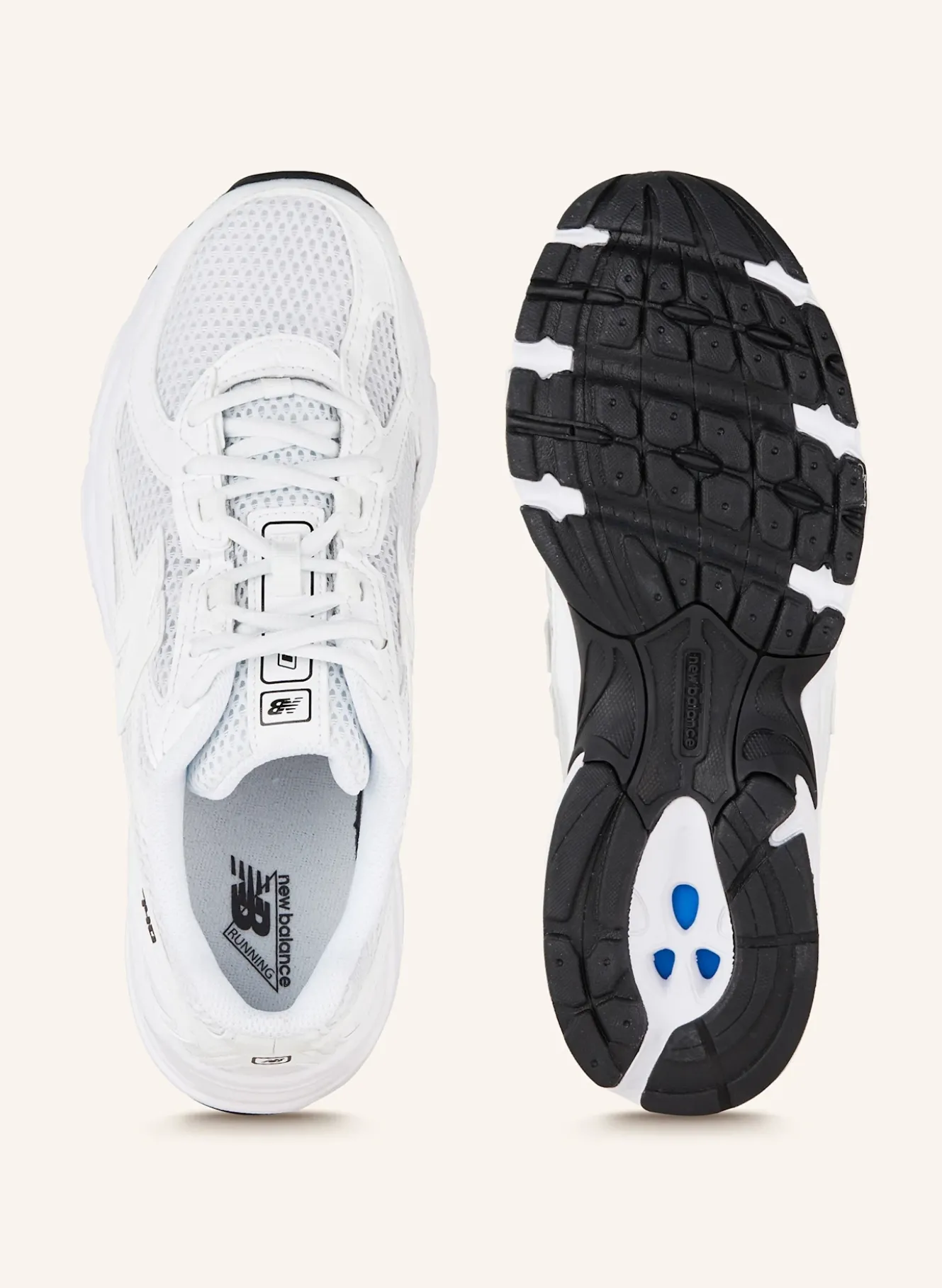 Sneaker U740