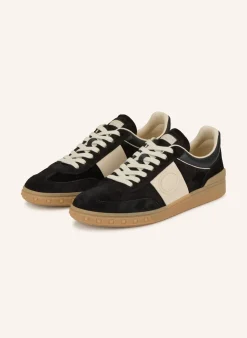 Sneaker UPVILLAGE
