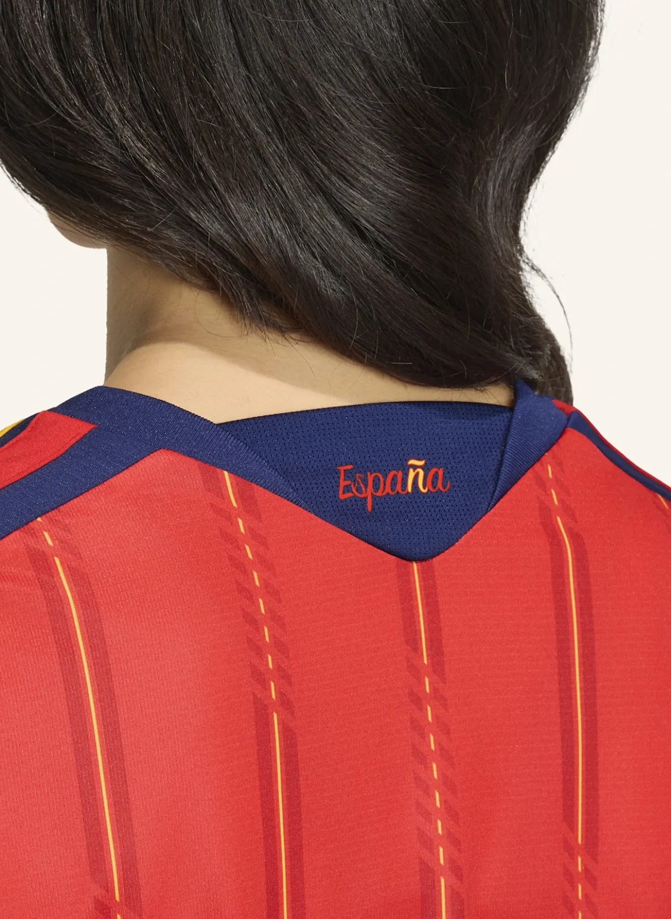 SPANIEN 2026 HEIMTRIKOT, KÜRZER GESCHNITTEN