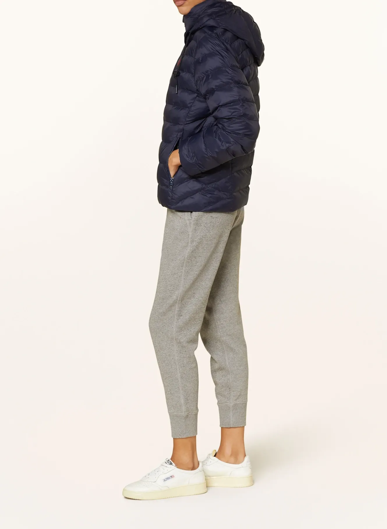 Steppjacke mit abnehmbarer Kapuze