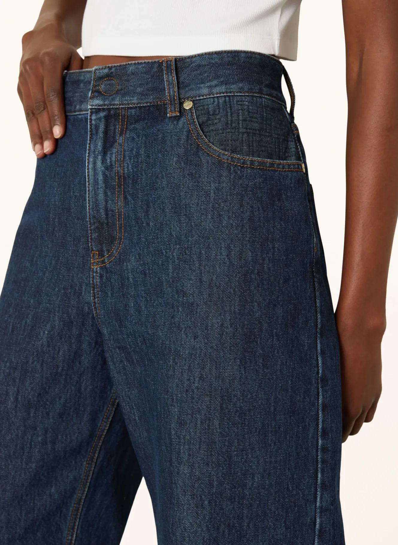 Straight Jeans