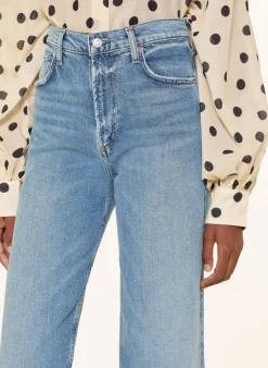 Straight Jeans