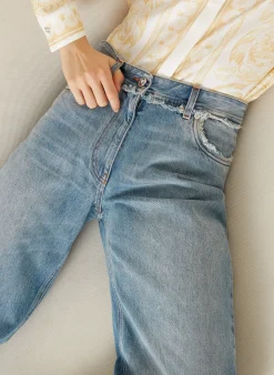 Straight Jeans