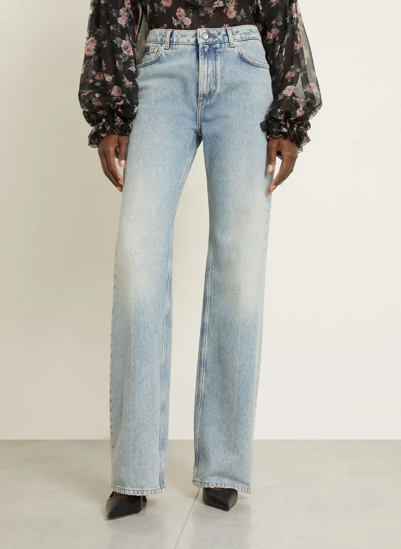 Straight Jeans