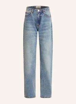 Straight Jeans