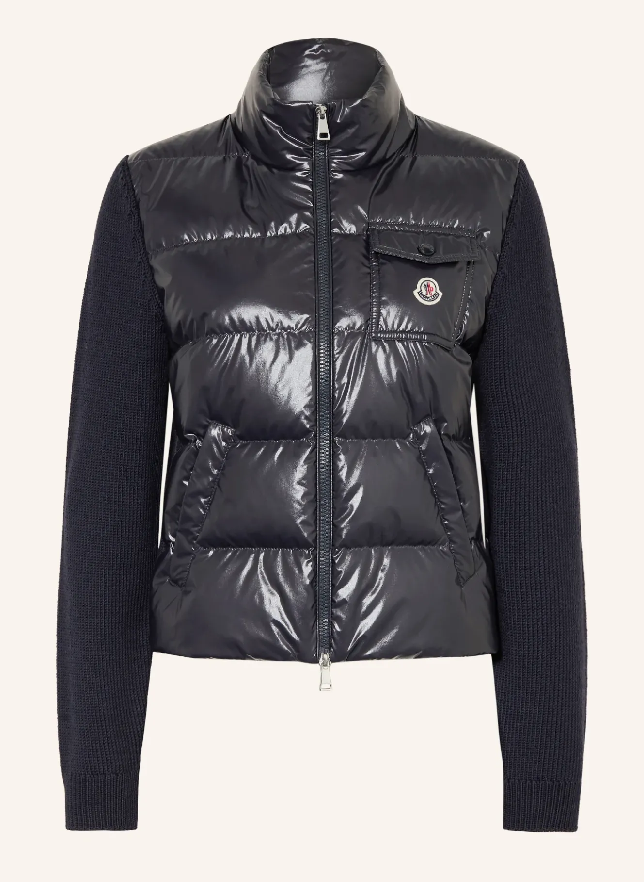 Strickjacke im Materialmix