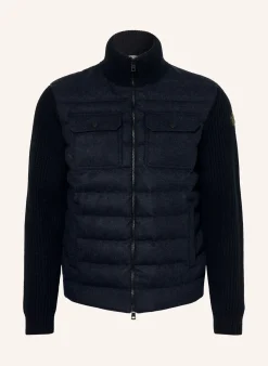 Strickjacke im Materialmix